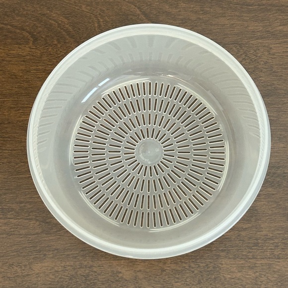 TUPPERWARE 7 3/8" CRYSTALWAVE MICROWAVE STEAMER STRAINER WITH STRAINER LID - Picture 5 of 7